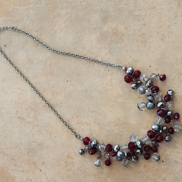 Vintage Elegant Silver and Red Beaded Necklace - Picture 4 of 4